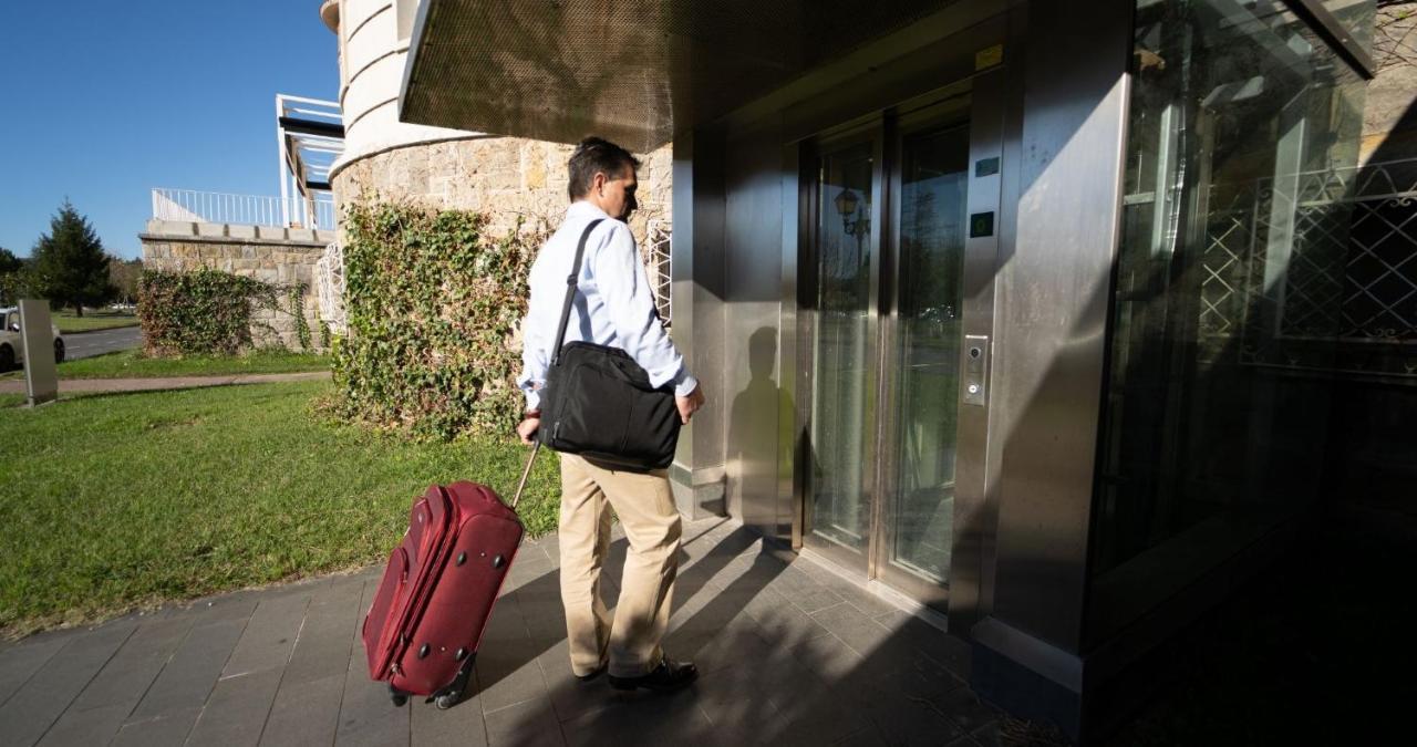 Hotel Seminario Aeropuerto Bilbao Derio Exterior foto