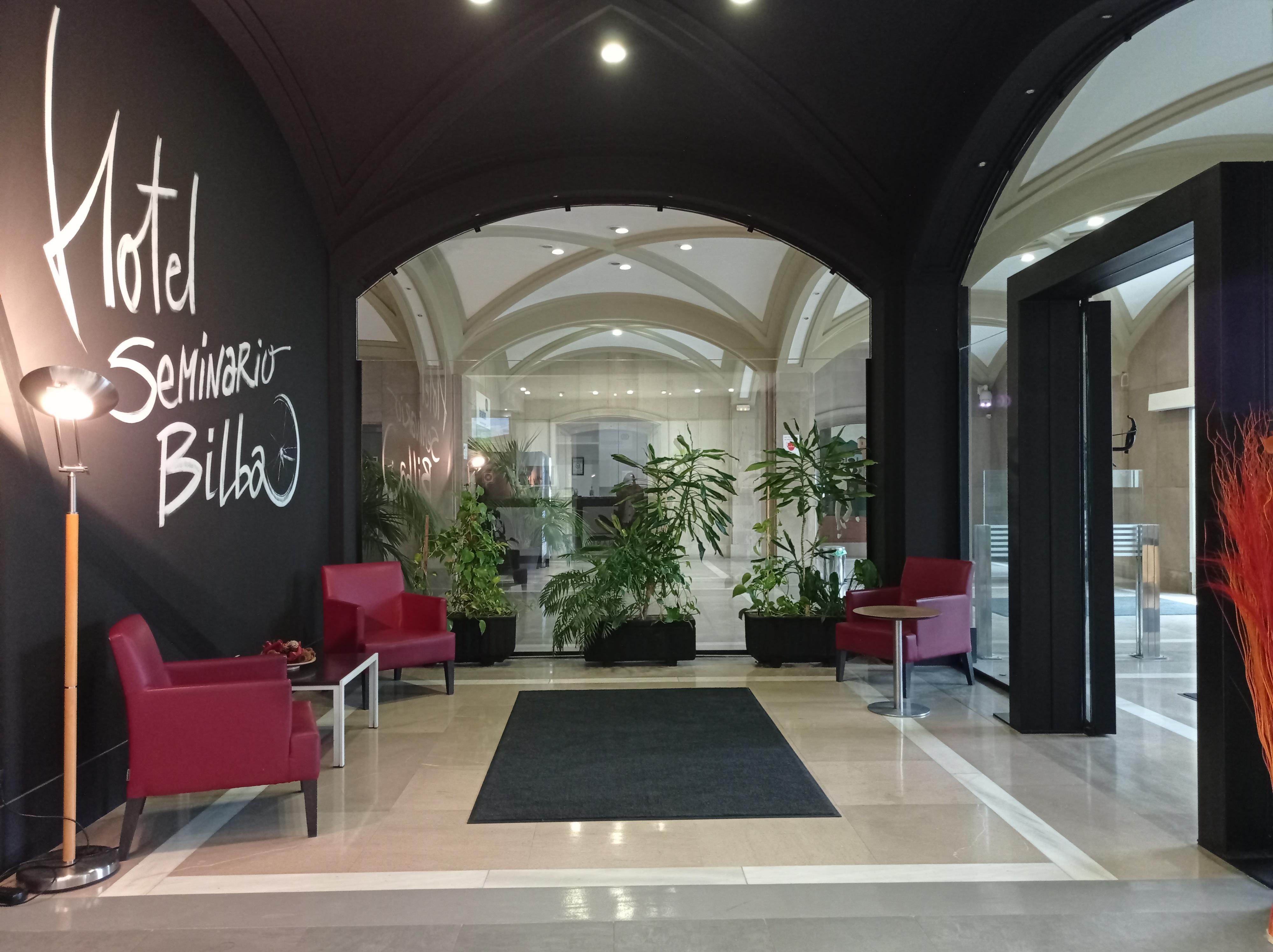 Hotel Seminario Aeropuerto Bilbao Derio Exterior foto